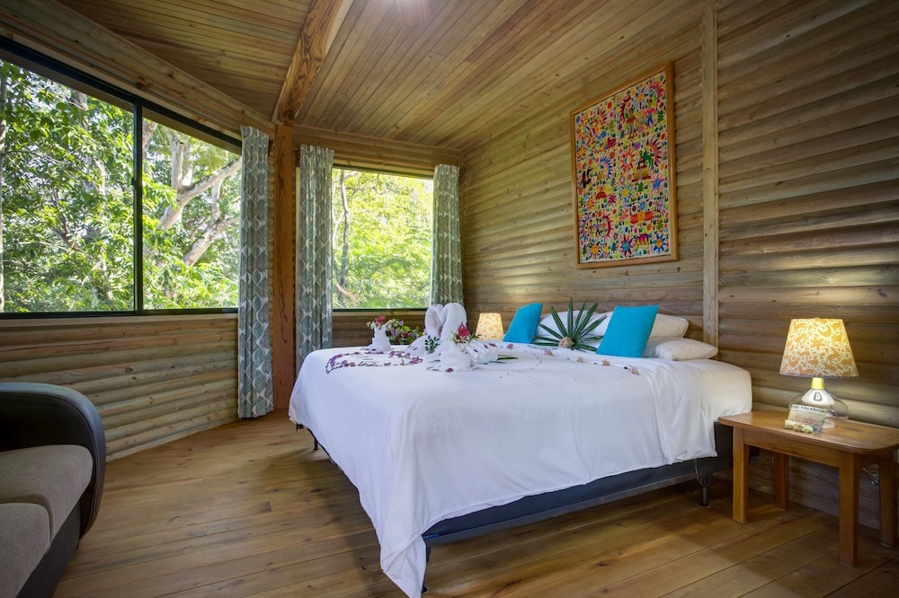 Tree House, King Bed
