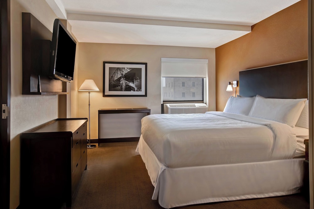 Studio, King Bed, Balcony