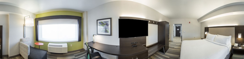 Holiday Inn Express Suites Jersey City North Hoboken 39/39