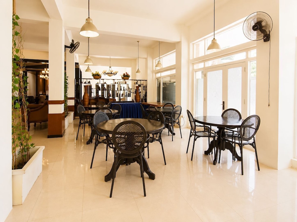 Satya Graha Hotel 55/79