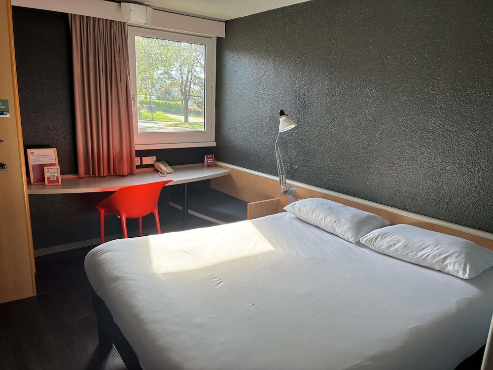 Ibis Lorient 17/50