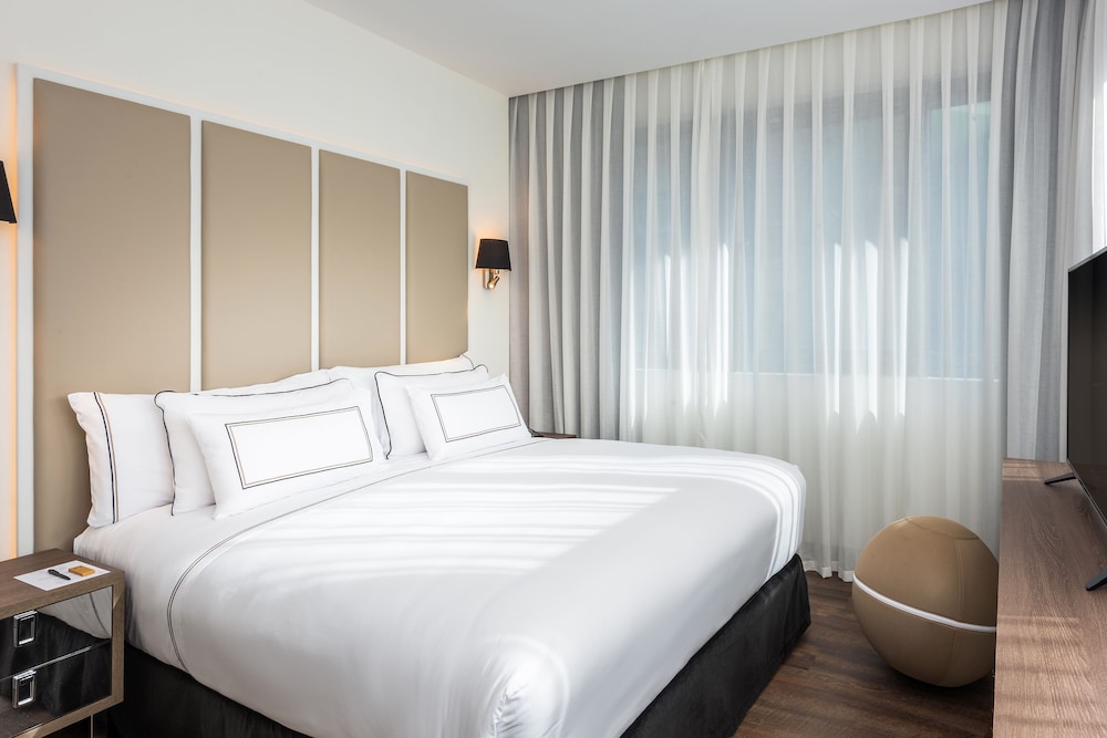 Melia Madrid Serrano 18/71