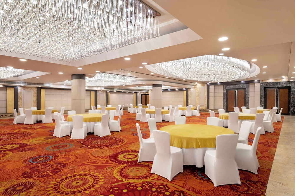 Radisson Blu Hotel Kaushambi Delhi Ncr 47/68
