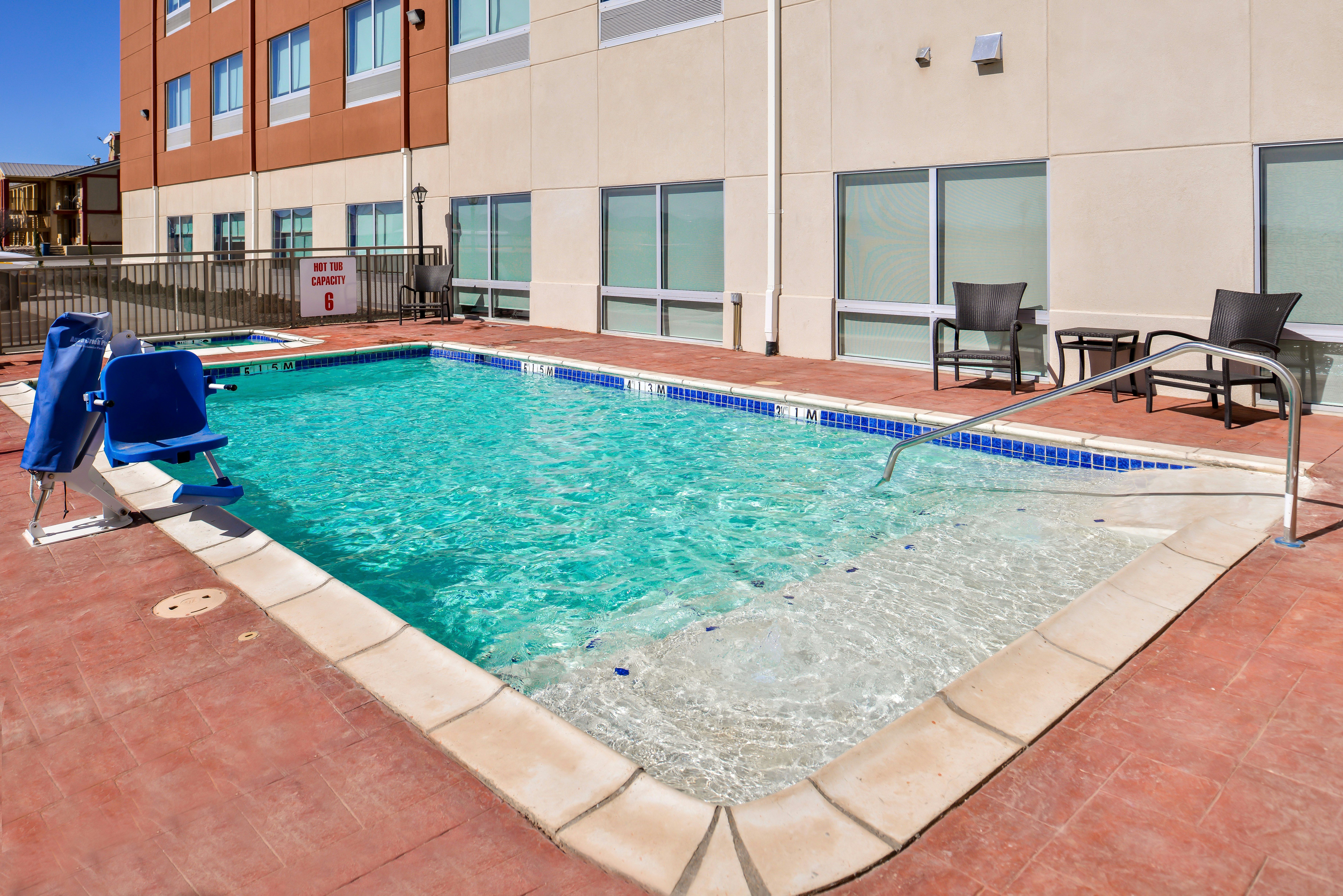 HOLIDAY INN EXPRESS & SUITES VAN HORN 60/65