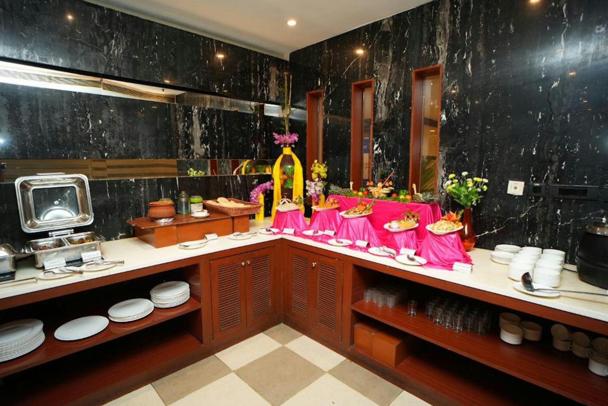 The Altruist Business Hotel 25/27