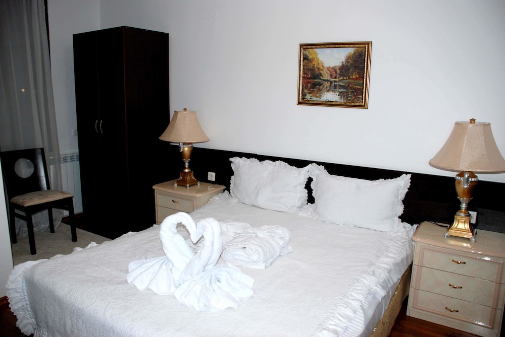 Hotel Elegant Lux 24/90
