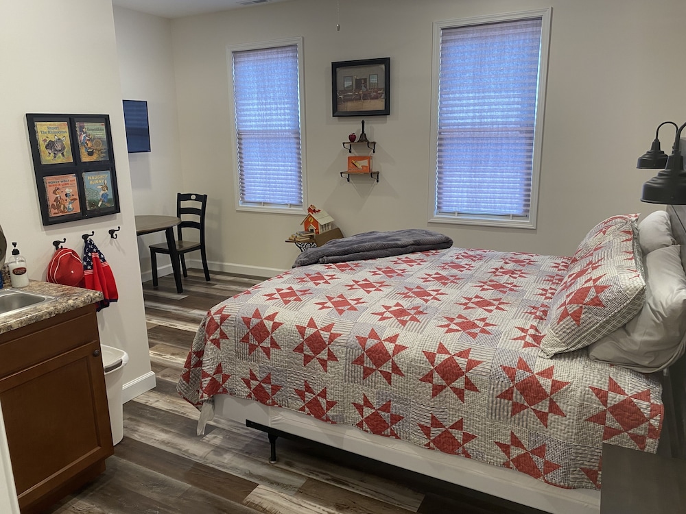 Fireshouse Suite, King Bed