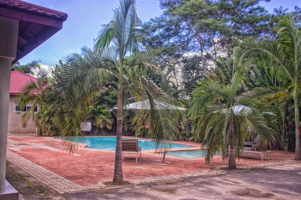 Waterfalls Hotel 27/33