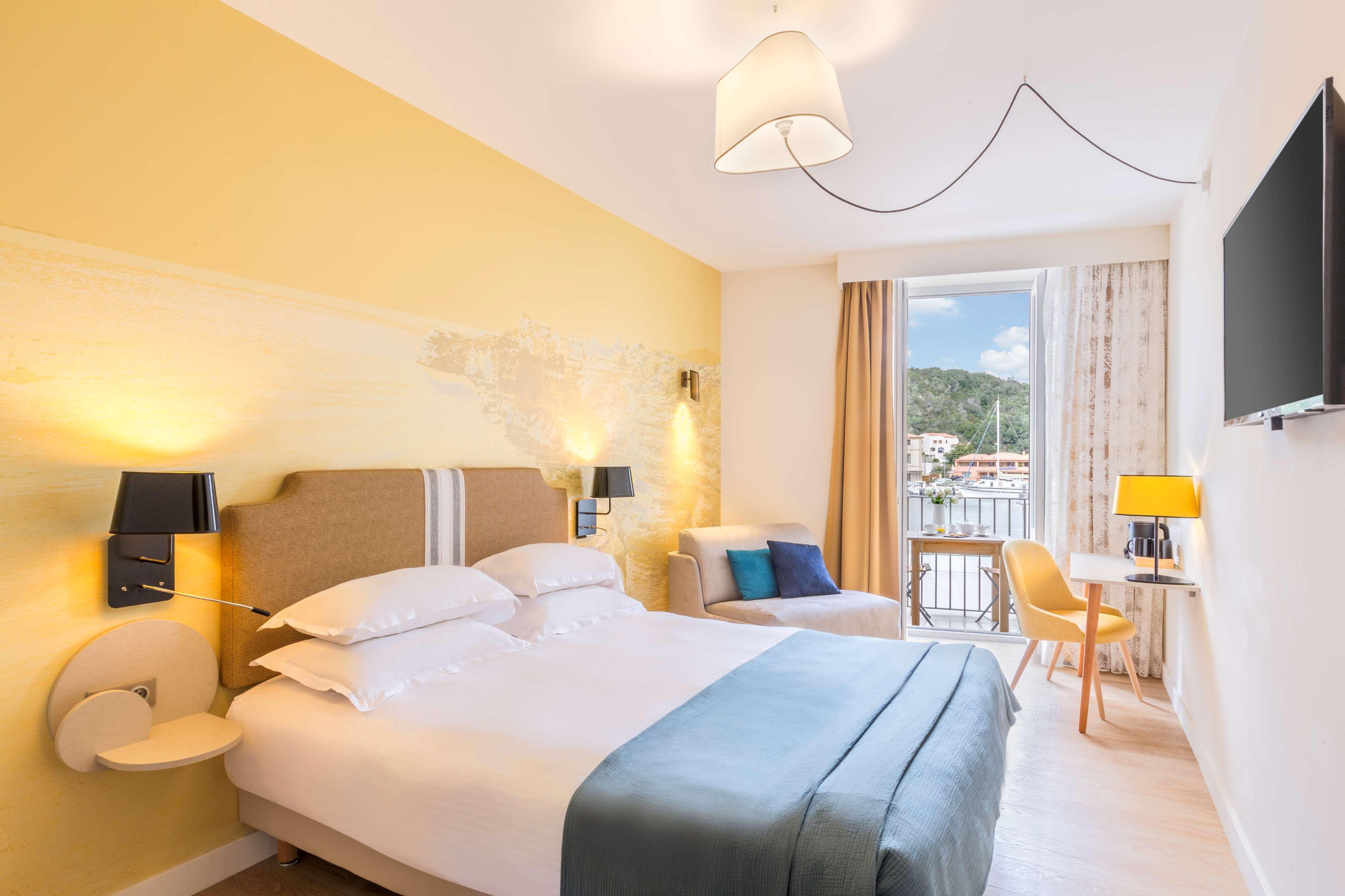 Privilege, Queen Bed, Harbour View, Terrace, Bonaire Tower