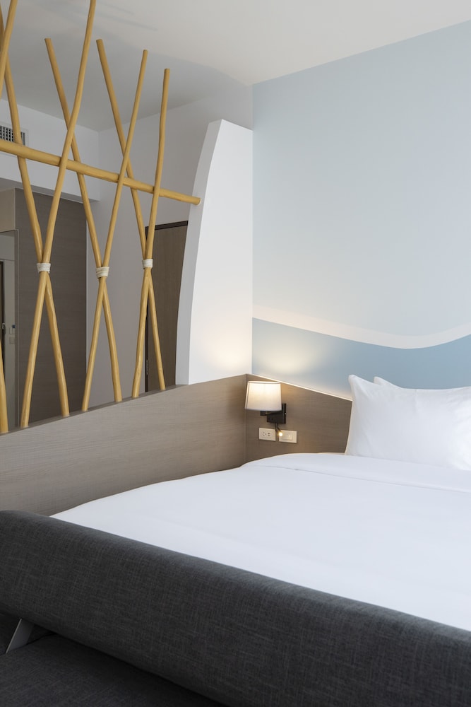 Centara Life Cha-Am Beach Resort Hua Hin 37/74