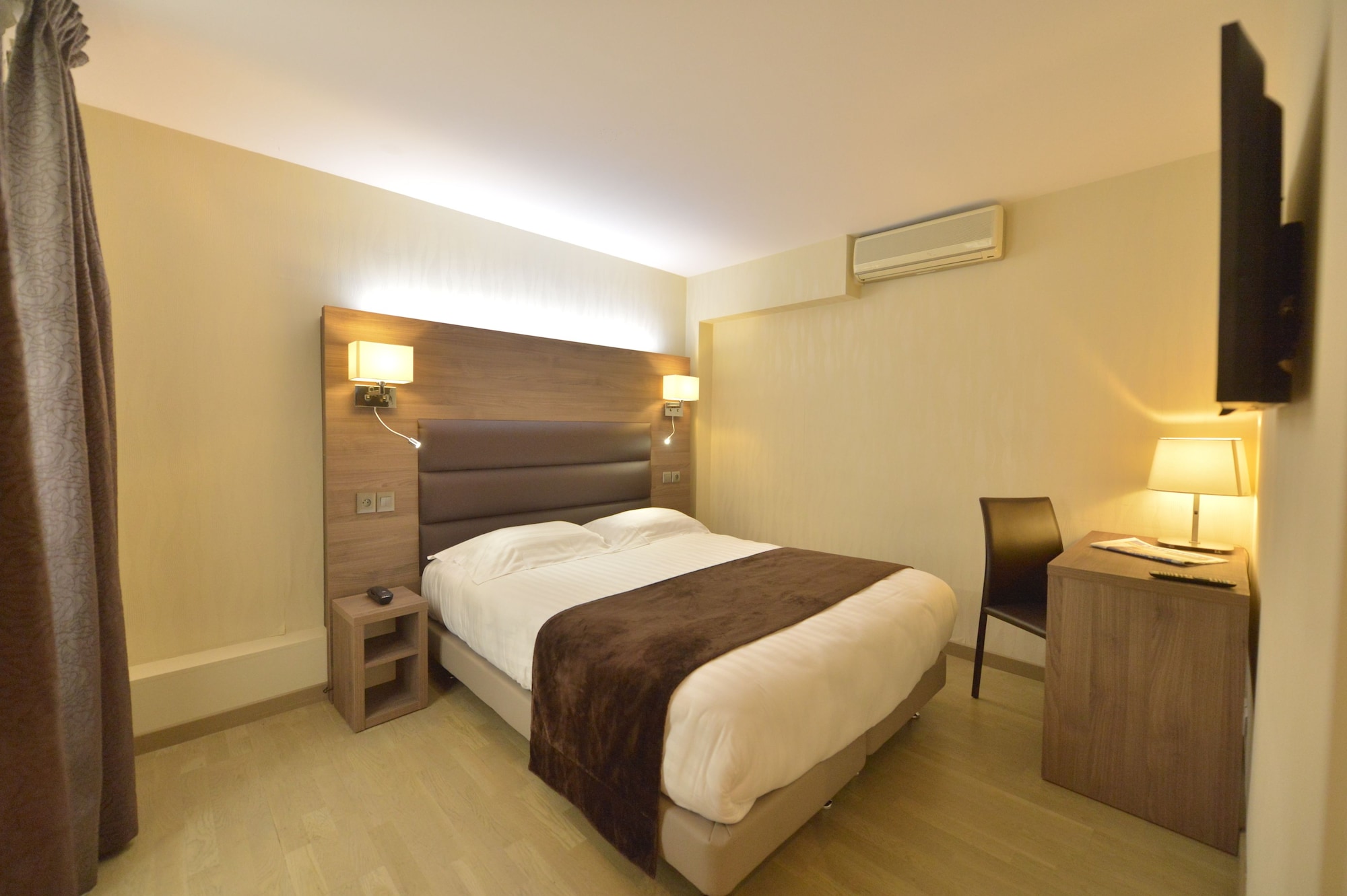 1 BEDROOM, FAMILY SUITE