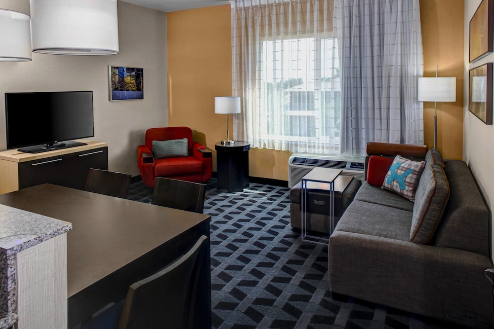 TOWNEPLACE SUITES BAKERSFIELD WEST 25/42