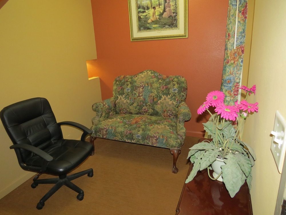 First Western Inn Caseyville 42/48