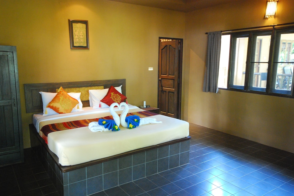 DELUXE, DOUBLE BED