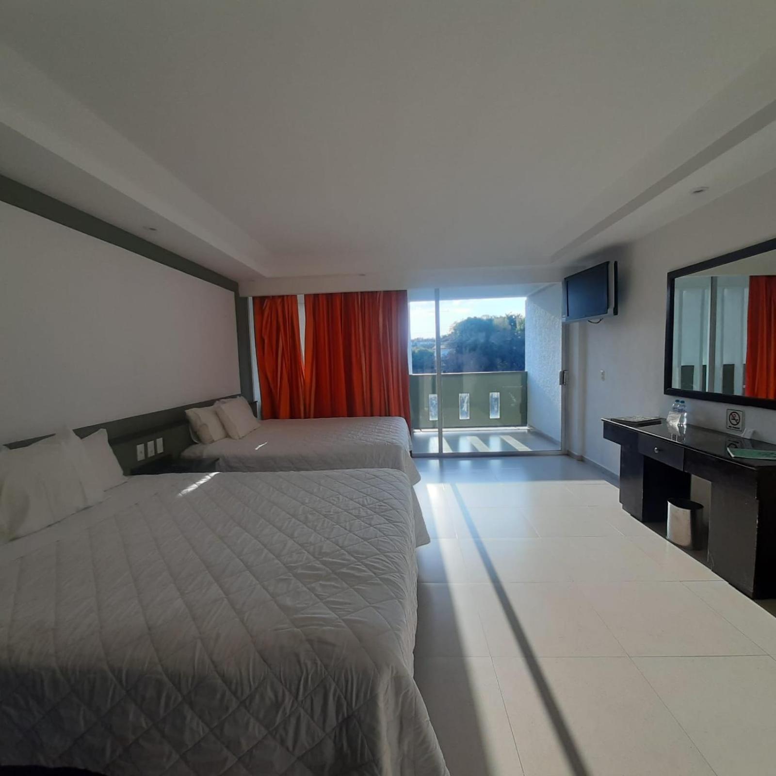 جناح رباعي، Hotel Borda Cuernavaca 4/10