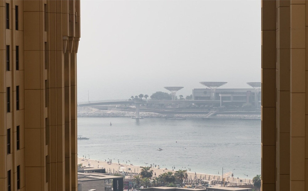 Academia Land JBR 54/69