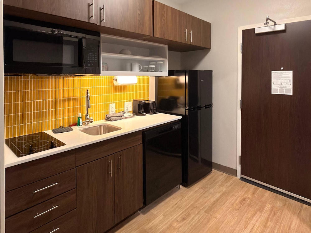 Mainstay Suites - Oklahoma City Airport 7/56