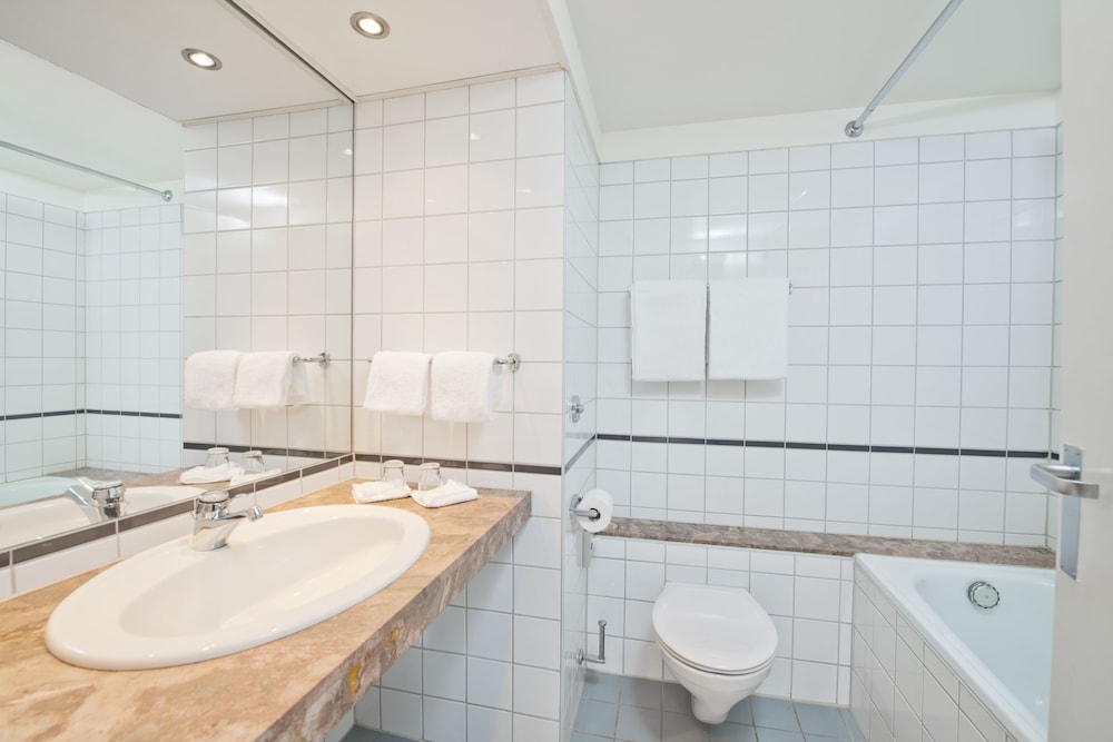 Thon Hotel Oslofjord 12/56