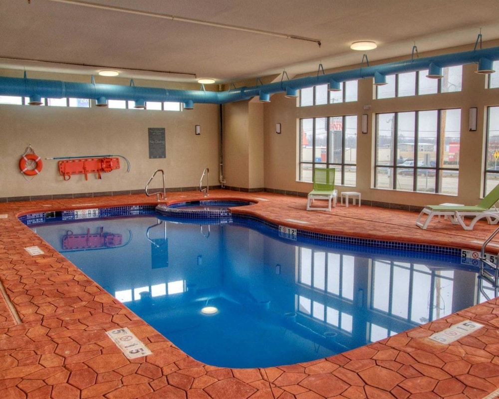 Comfort Suites Plymouth Near Us-30 5/38