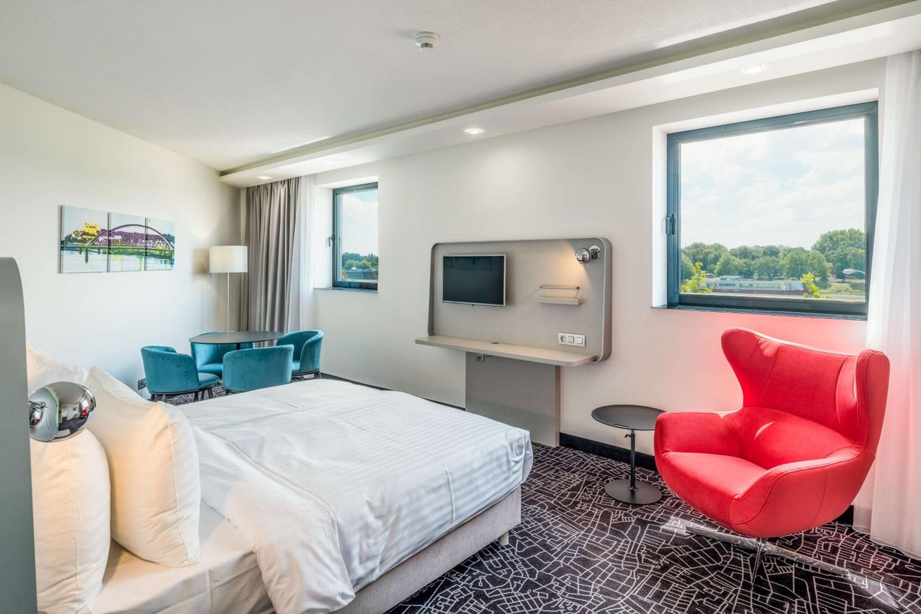 جناح جونيور، Park Inn by Radisson Danube Bratislava 8/10