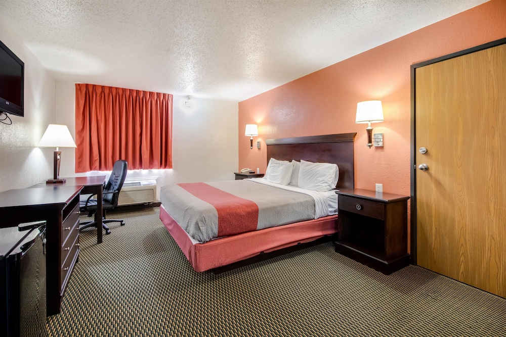 Deluxe, King Bed
