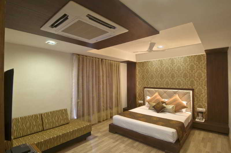 TREATOTEL HOTEL 7/23