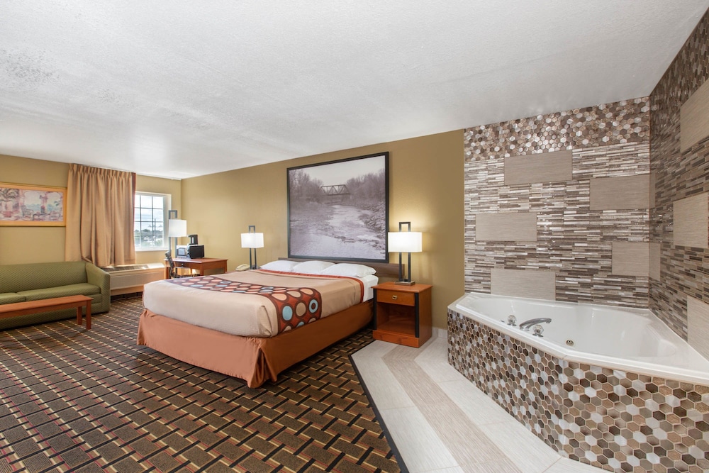 Super 8 by Wyndham Ottawa 16/26
