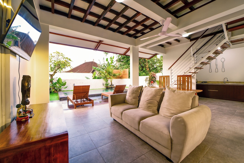 The Lumbung Wood Villa 24/39