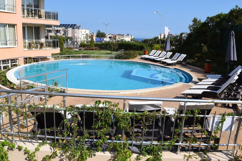 Villa Orange 47/50