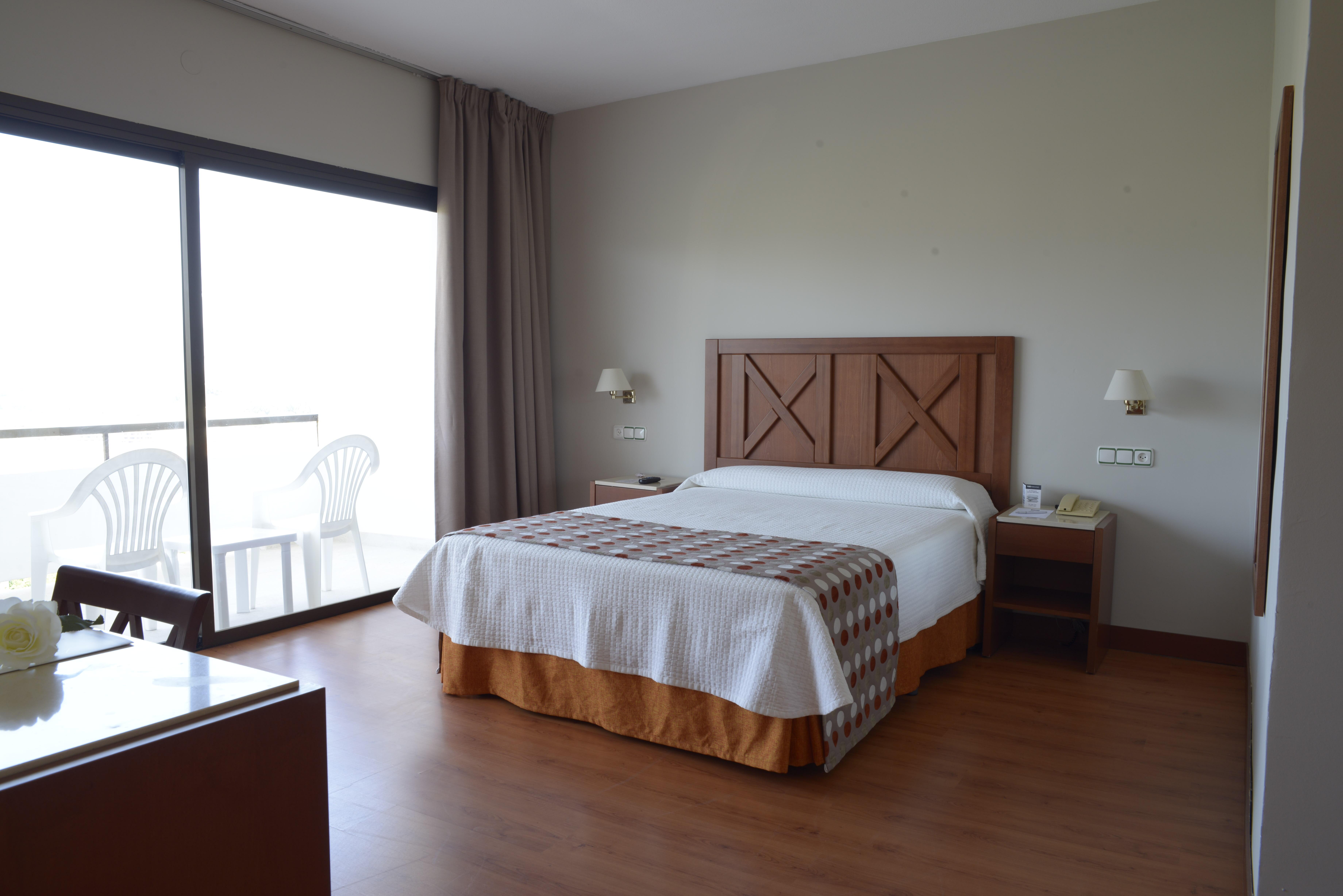 Standard, Double Bed, Pool or Sea View