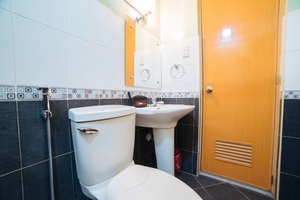 Reddoorz Plus Poblacion District Davao 31/32