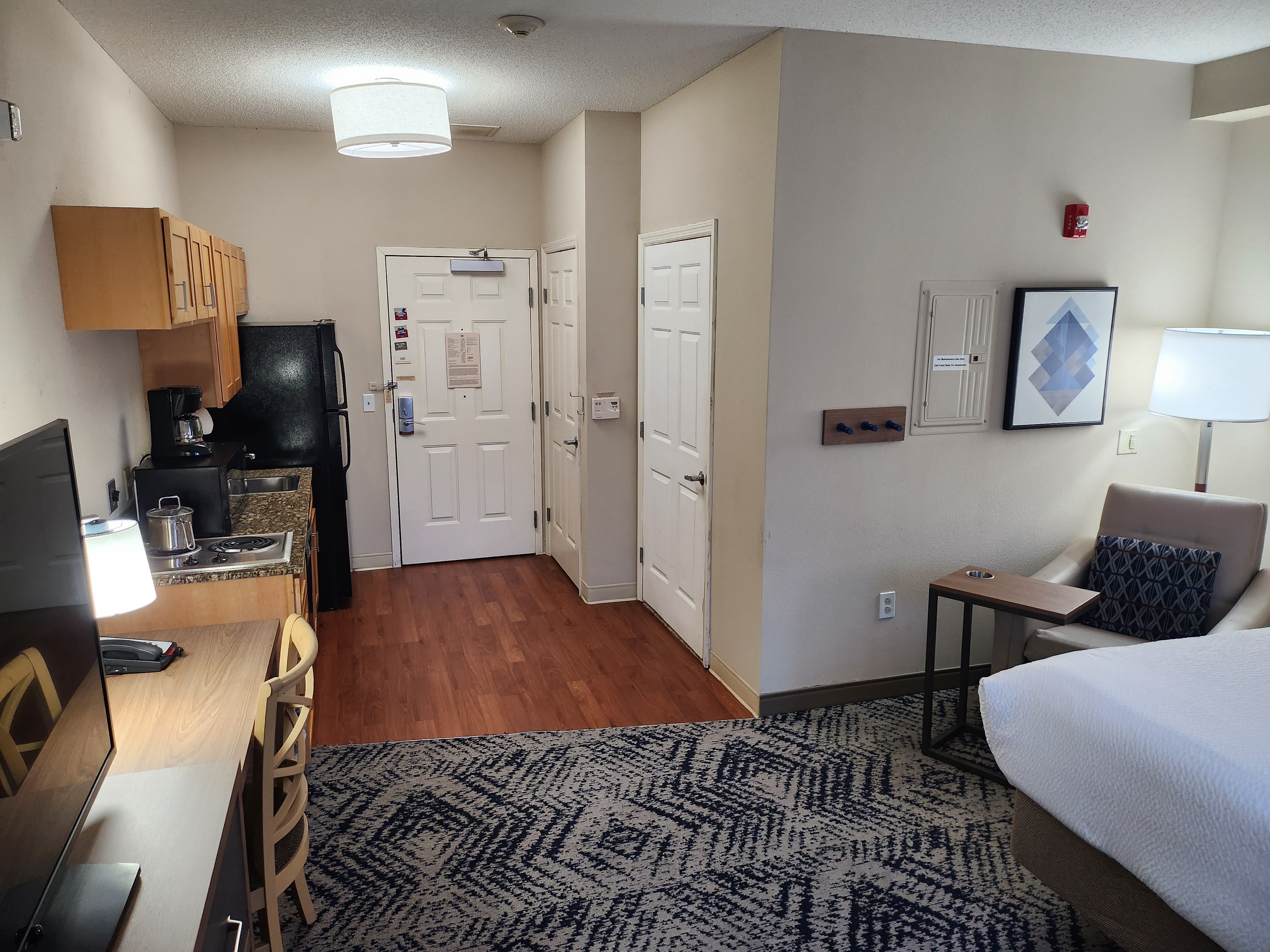 CANDLEWOOD SUITES HARRISBURG 69/76