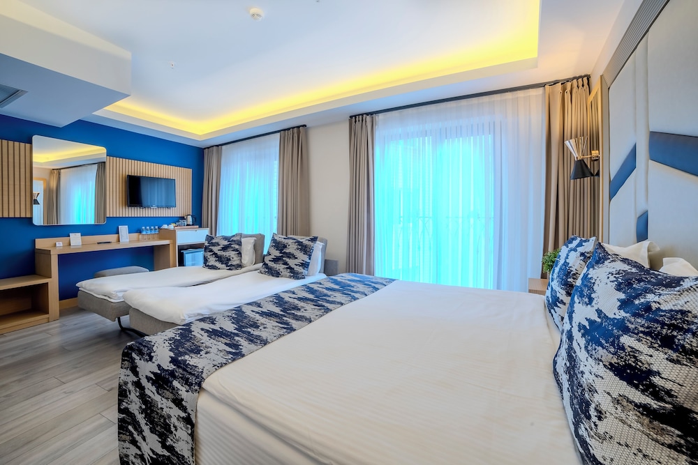 غرفة عائلية رباعية بسرير كوين مع أريكة، Downtown Sirkeci Hotel 7/10