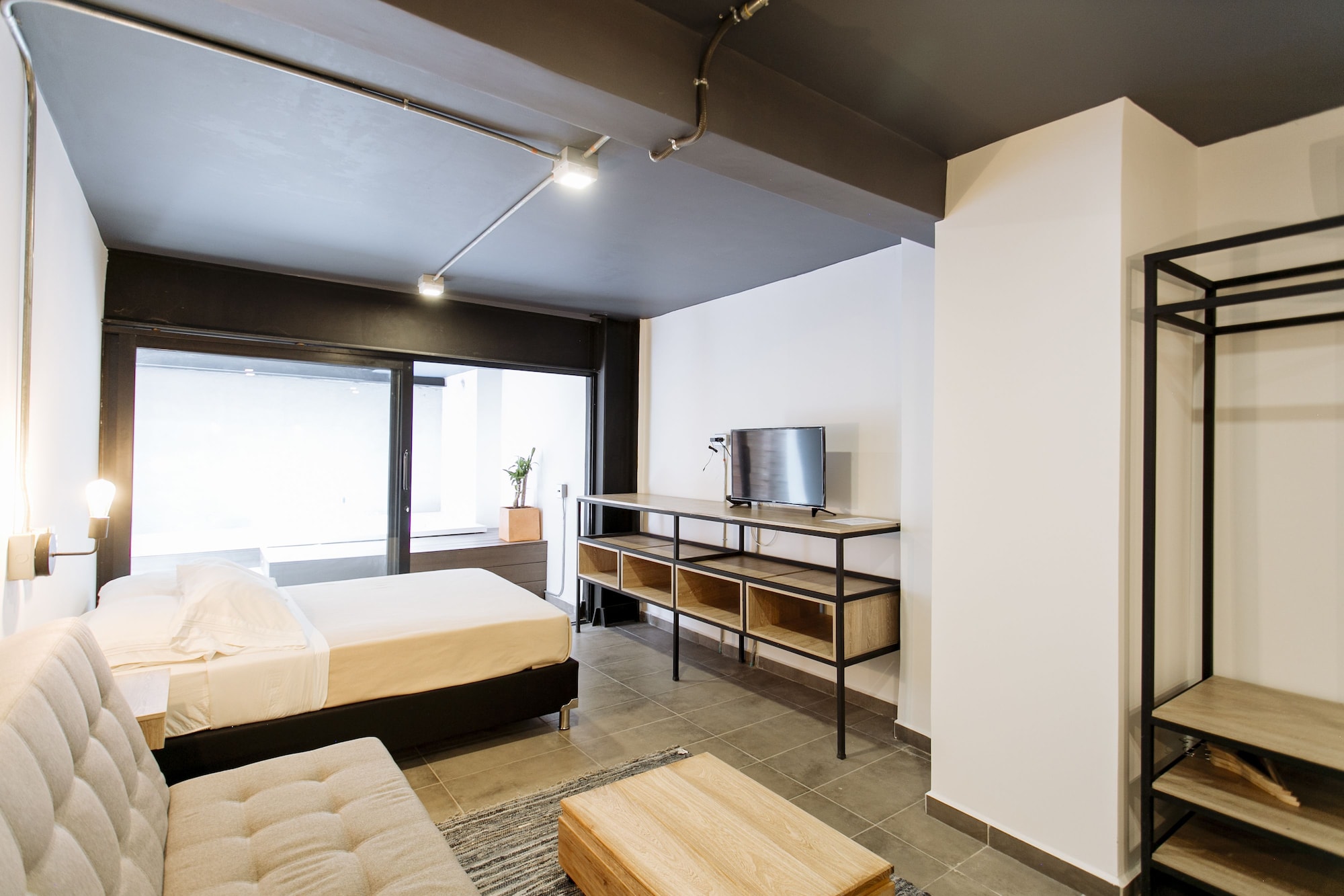 لوفت بسرير مزدوج مع أريكة بجاكوزي، Soy Local Housetel 2/8