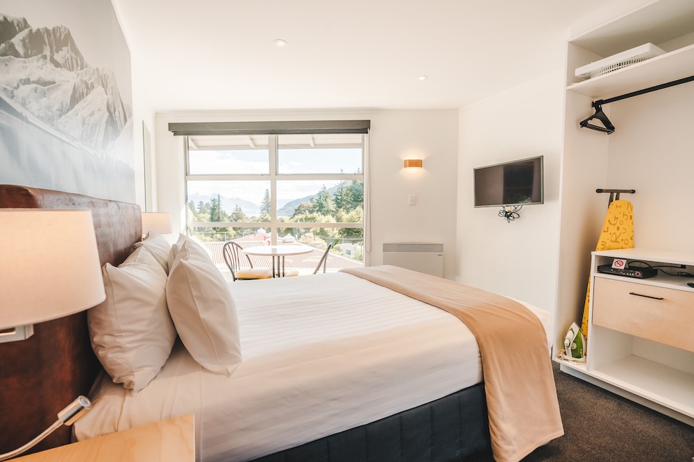 Blue Peaks Lodge and Apartments 18/63