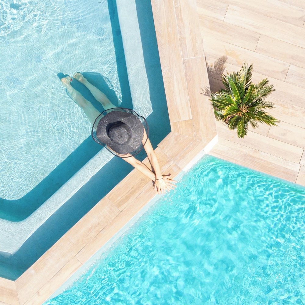 swimming pool spa