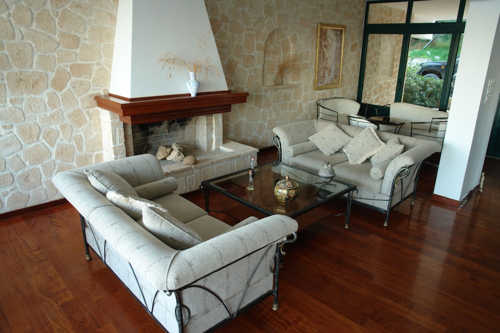 Dionysos Hotel Agistri 30/50