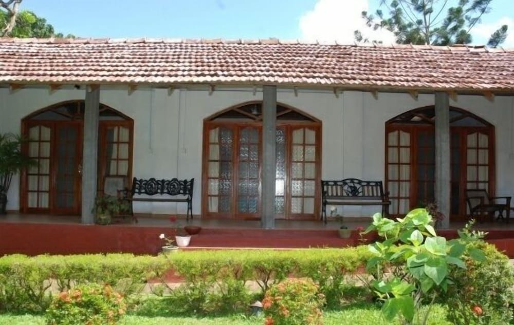 The Bungalow At Pantiya Estate 1/19