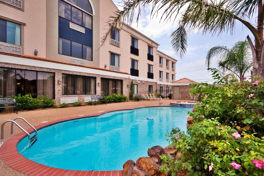 Holiday Inn Express Hotel Suites Fairfield North 5/63