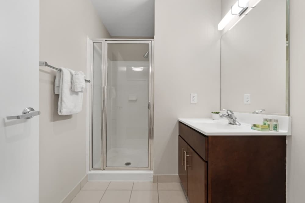 Global Luxury Suites Downtown Jersey City 70/71