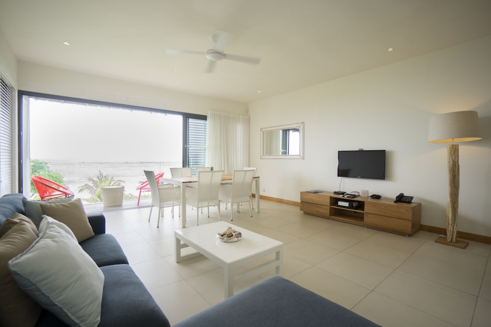 Villasun Seafront Apartment at Cap Ouest 10/29