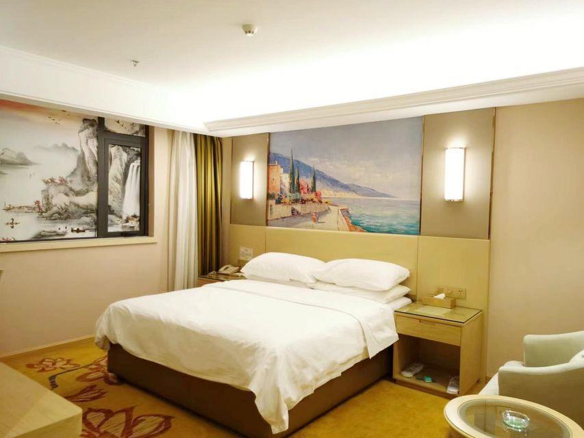 Vienna Hotel (Suzhou Wujiang Huayuan Road) 12/24