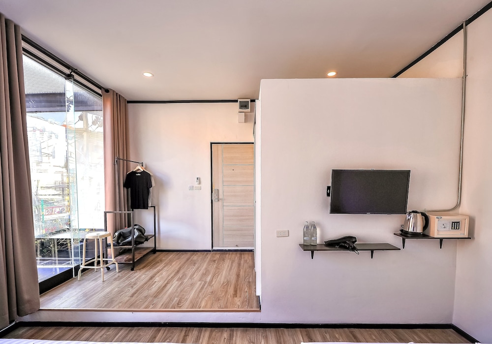 Glur Phuket Patong Beach 46/64