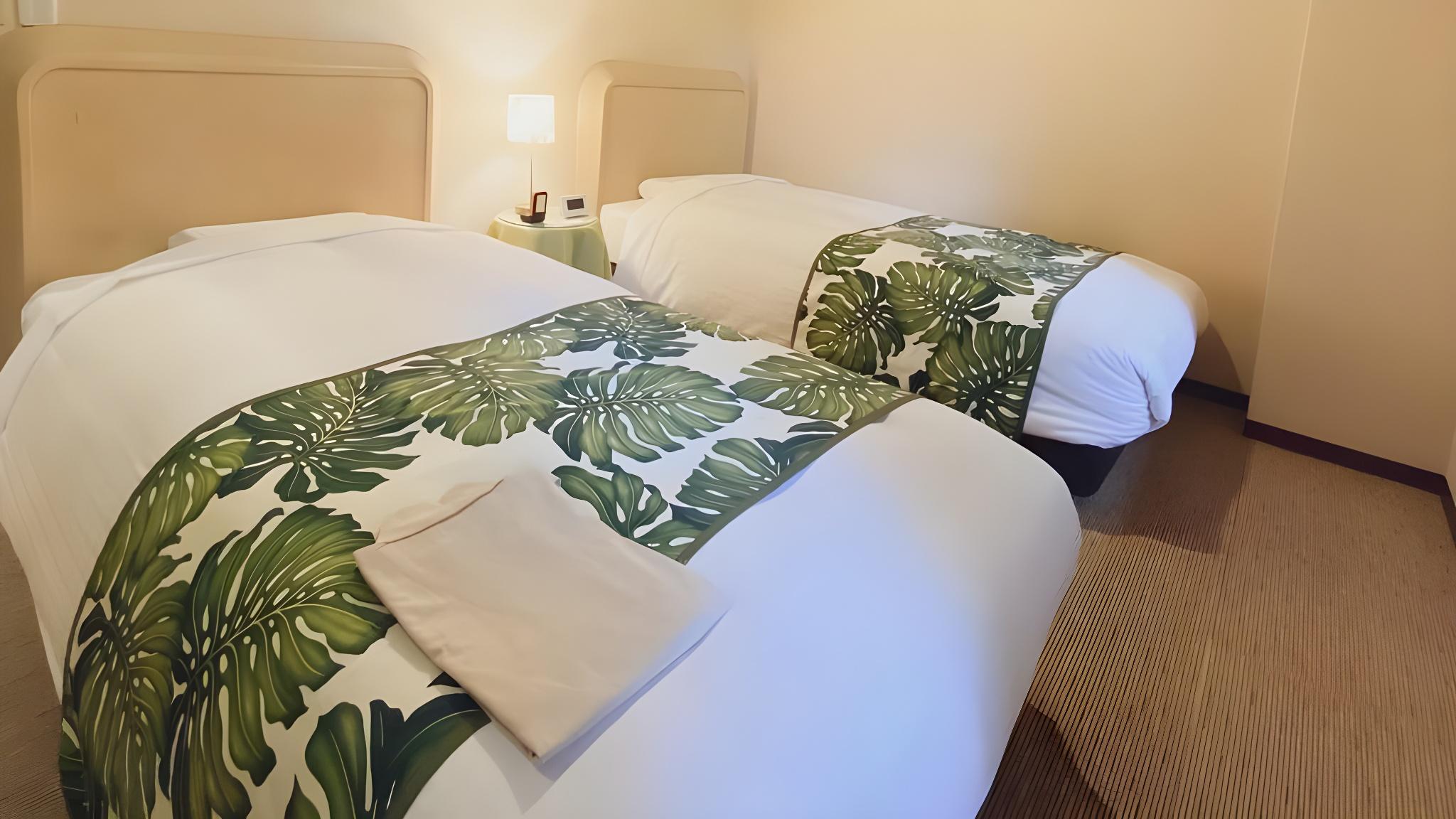 Tropical, Standard, Twin Beds