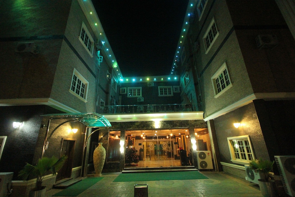Eterno Hotels Limited 1/32