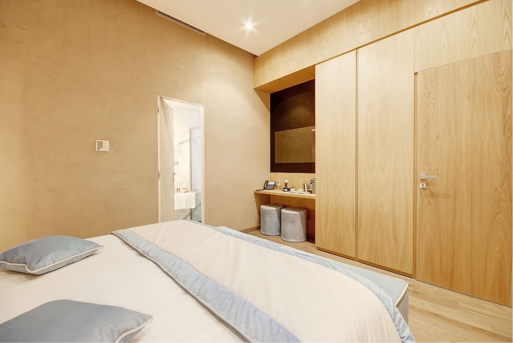 Sun Suite Luxury Pantheon 15/50