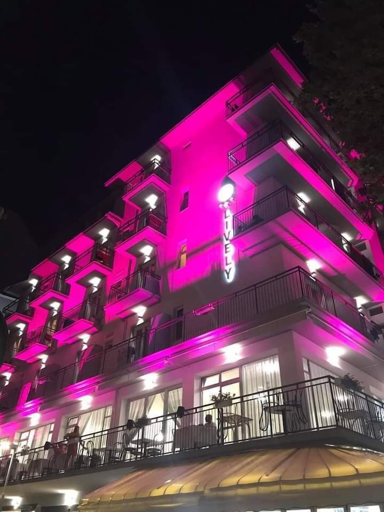 Hotel Lively 2/40