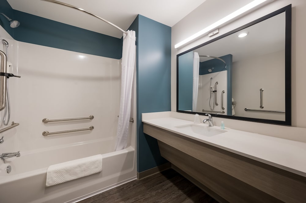WoodSpring Suites East Lansing - University Area 48/50