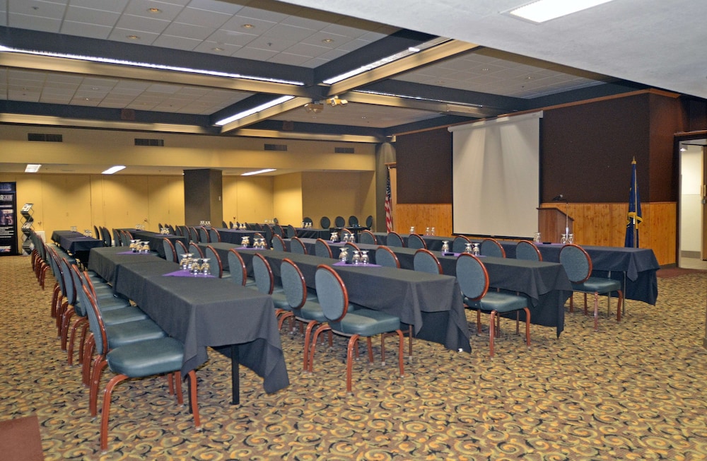 Best Western Plus Hood River Inn 70/80