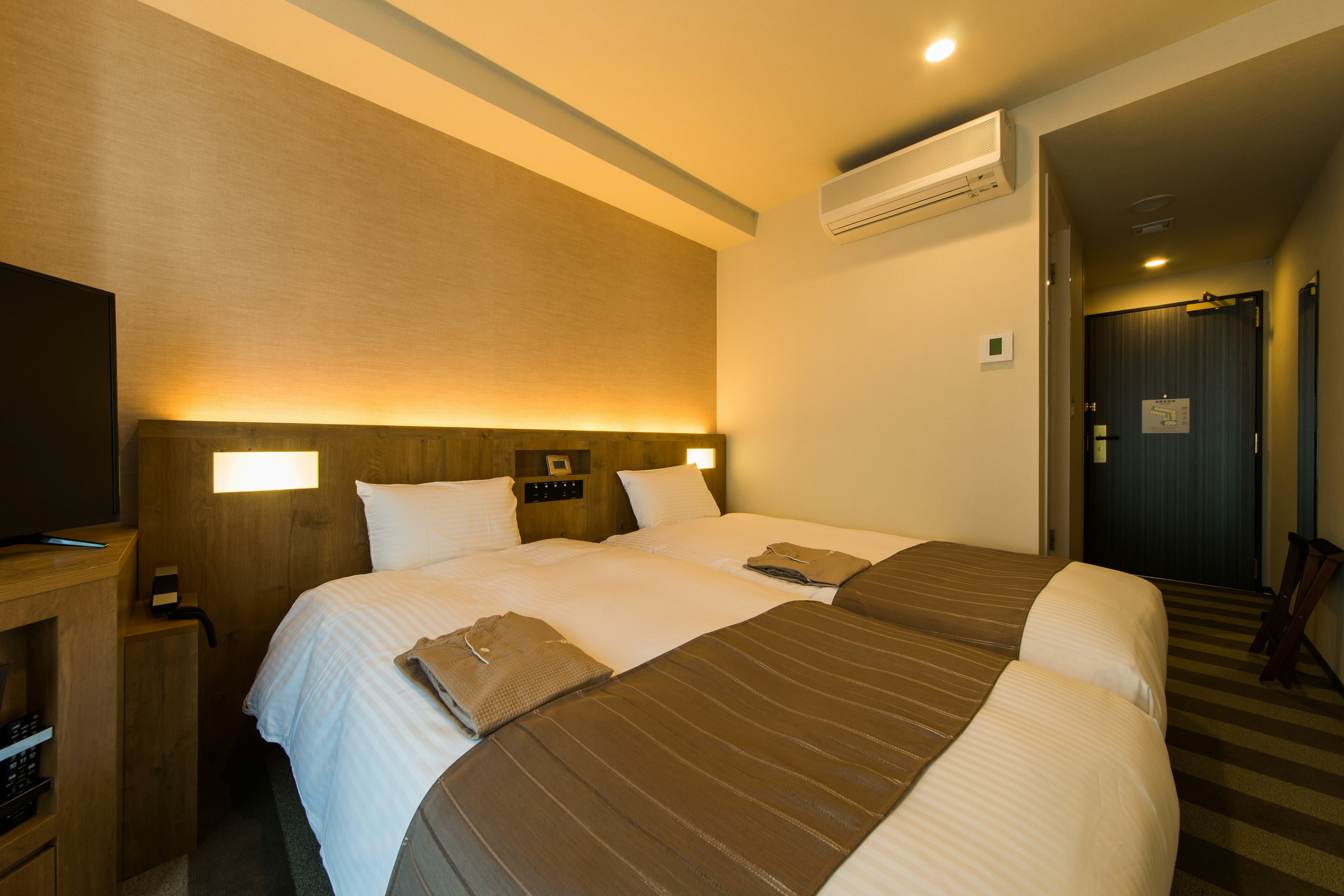 Far East Village Hotel Yokohama 8/30